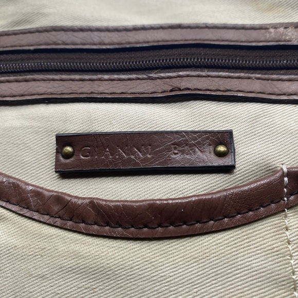 638 Gianni Bini Western HUGE leather bag w brass hdw travel bag - Picture 14 of 15
